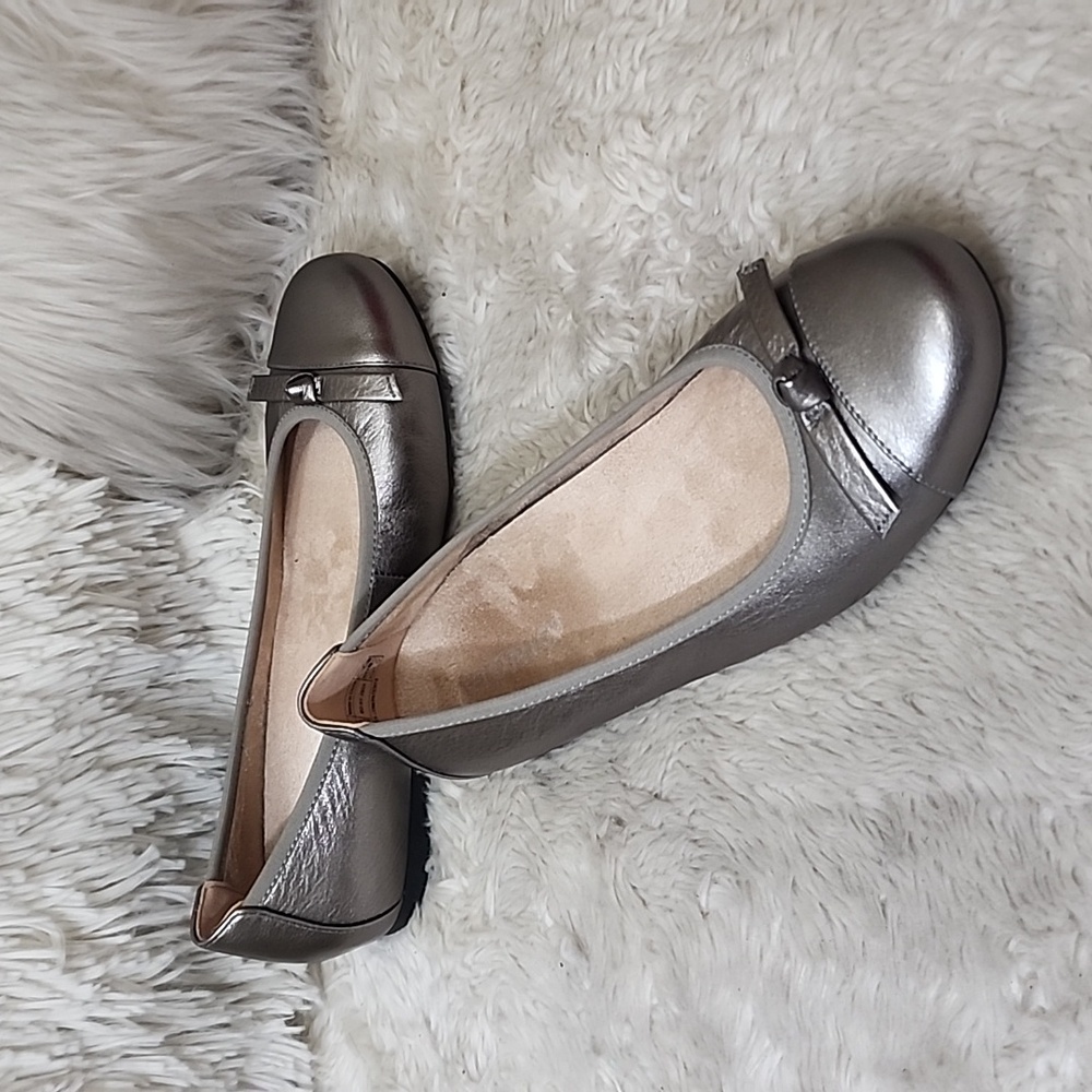 VIONIC AMORIE FLATS - Picture 1 of 10